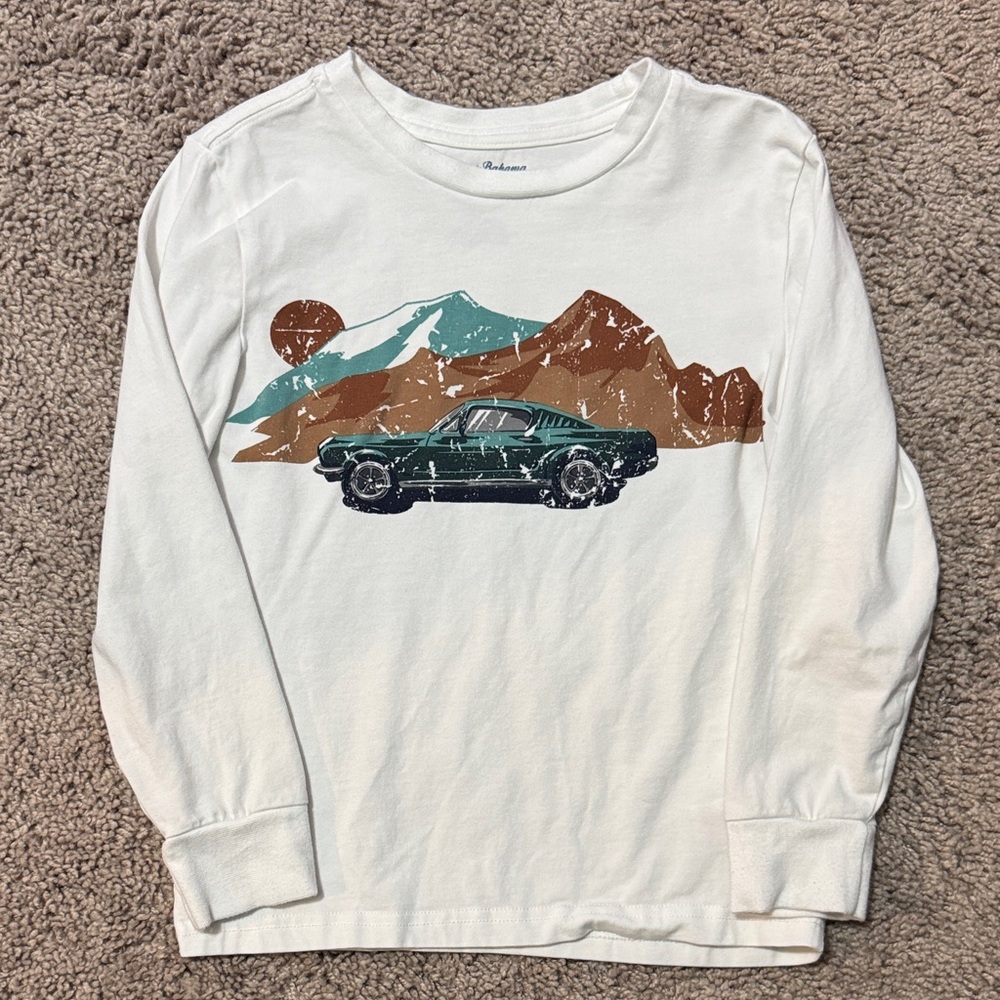 Tommy Bahama White Long Sleeve Tee with Car and Mountain Graphic size 5/6